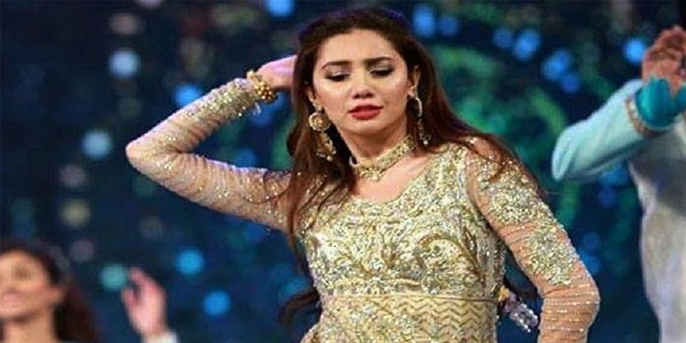 Kubra Khan and Mahira Khan Adorable Dance Performance On Usman Mukhtar’s Rukhsati