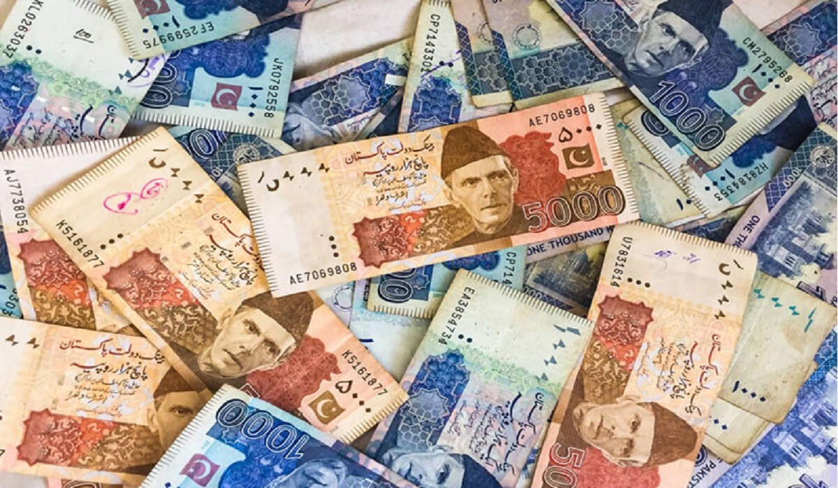 Pakistani Rupee Ends Winning Streak Against Strong Dollar